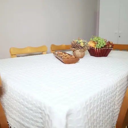 Maria Court 2, 32 Apartment