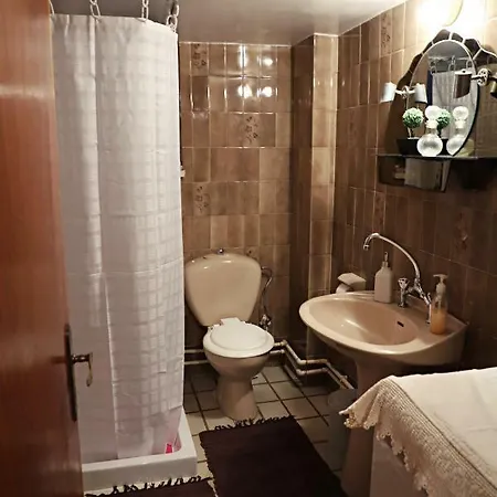 Maria Court 2, 32 Apartamento *