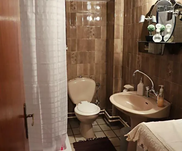 Maria Court 2, 32 Lägenhet *